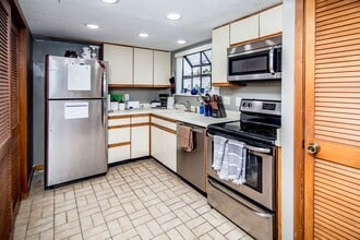 65 Laguna Dr in Lake Ozark, MO - Building Photo - Building Photo
