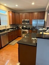8311 Viewpoint Ln in Cornelius, NC - Foto de edificio - Building Photo