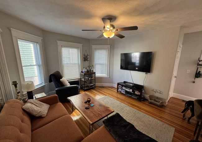 307 Highland Ave, Unit 1 in Somerville, MA - Building Photo - Building Photo