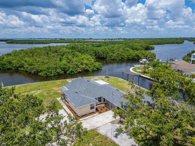1034 Canal St in Ruskin, FL - Building Photo - Building Photo