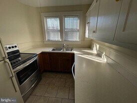 606 Caroline St in Fredericksburg, VA - Building Photo