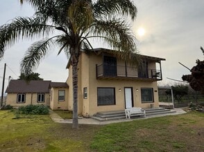 10608 S Zediker Ave in Parlier, CA - Building Photo - Building Photo