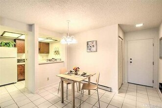 14630 NE 32nd St in Bellevue, WA - Building Photo - Building Photo