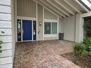 3287 W Sierra Dr in Thousand Oaks, CA - Building Photo - Building Photo