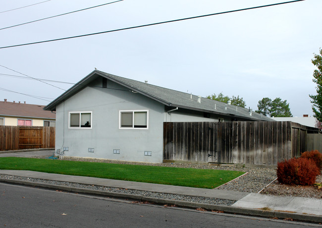 985 Butte Ct in Santa Rosa, CA - Building Photo - Building Photo