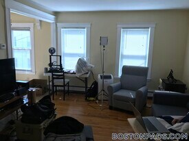 7 Craigie Terrace, Unit 2 in Somerville, MA - Building Photo