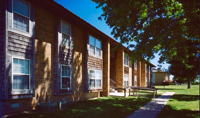 Willard Heights and Estates Apartments in Willard, MO - Building Photo - Building Photo