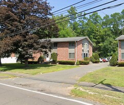 121 New Britain Ave, Unit B in Unionville, CT - Building Photo