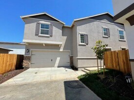 5543 Brittany Ct in Linda, CA - Building Photo