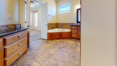 1004 Waverly Way in Elgin, OK - Building Photo - Building Photo