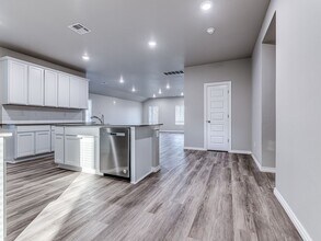 14904 Lost Falls Way in Oklahoma City, OK - Building Photo - Building Photo