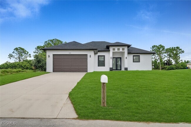 3103 Hanna Ave S in Lehigh Acres, FL - Building Photo - Building Photo