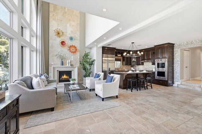 5433 E The Toledo in Long Beach, CA - Building Photo - Building Photo