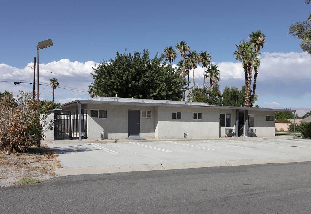 2951 N De Anza Rd in Palm Springs, CA - Building Photo