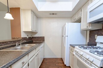 7804 Chimayo Cove in Austin, TX - Building Photo - Building Photo