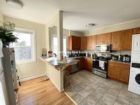 6 Bickford Ave, Unit G Apartamentos