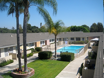 Val Mesa Apartments in Fullerton, CA - Building Photo - Building Photo