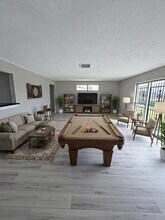 5902 Willow Glen Dr in Houston, TX - Building Photo - Building Photo