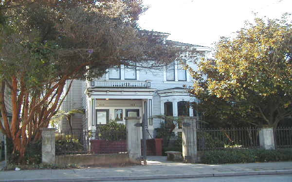 452 Santa Clara Ave in Alameda, CA - Foto de edificio - Building Photo