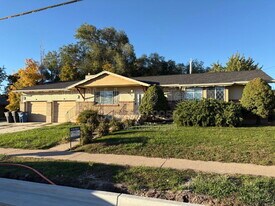 245 Abrams Way in Fruit Heights, UT - Building Photo