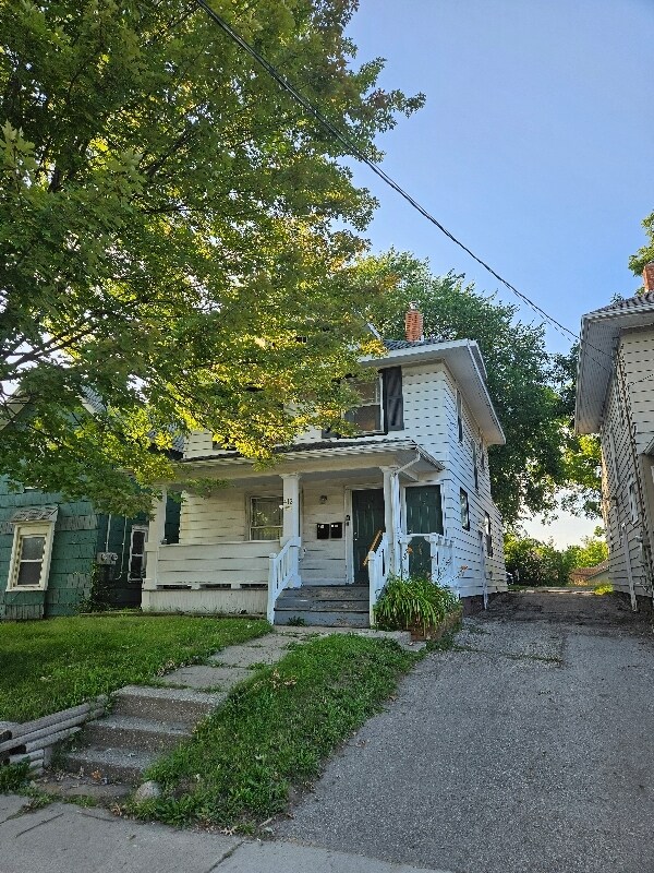 412 W Saginaw St-Unit -Apt  #3 in Lansing, MI - Building Photo - Building Photo