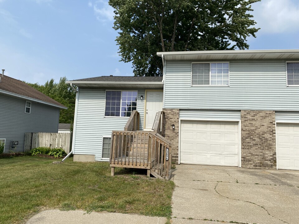 13096 Westland Ct in Holland, MI - Building Photo