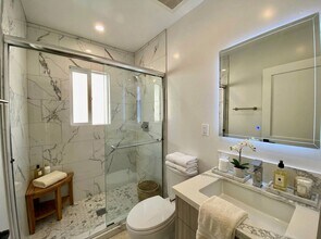 3207 W 3rd St in Los Angeles, CA - Building Photo - Building Photo