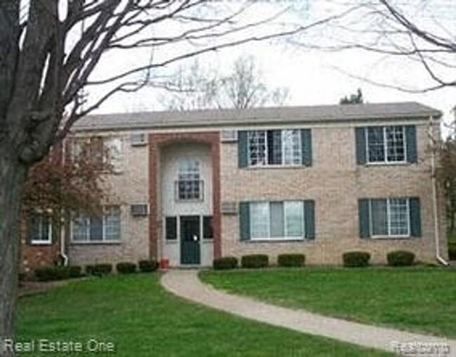 405 Miller Ave in Rochester, MI - Building Photo - Building Photo