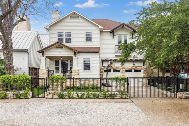 property at 715 E 9th St