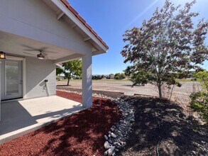 410 Dog Leg Dr in Fernley, NV - Building Photo - Building Photo