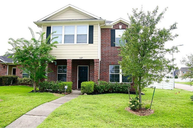 property at 1627 Royal Chase Dr