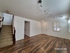 5747 Empress Garden Ct in Las Vegas, NV - Building Photo - Building Photo