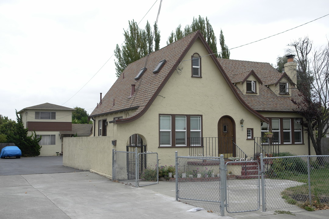 2270 W Avenue 135th in San Leandro, CA - Building Photo