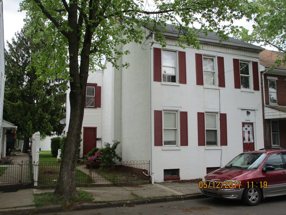 19 Walnut St Quad in Pottstown, PA - Building Photo