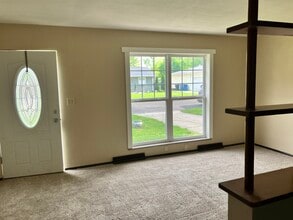 106 Village Dr in Collinsville, IL - Building Photo - Building Photo