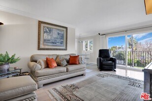 2308 Schader Dr in Santa Monica, CA - Building Photo