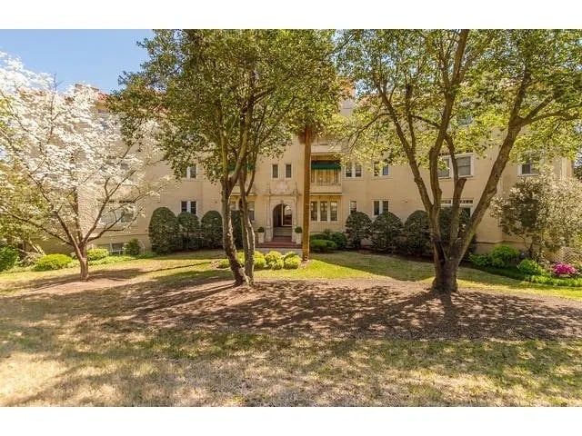 2068 Walton Way, Unit 403