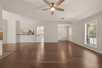 27 Lush Meadow Pl in Spring, TX - Building Photo - Building Photo