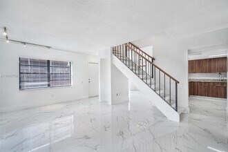 7074 SW 114th Pl in Miami, FL - Building Photo - Building Photo