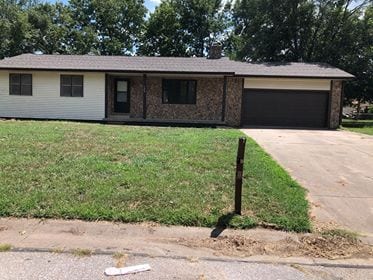 property at 123 E Osage St