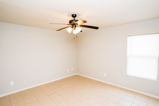 401 E 2nd St, Unit L-2 in La Joya, TX - Building Photo - Building Photo