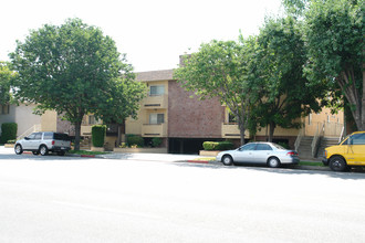 370 W Alameda Ave in Burbank, CA - Building Photo - Building Photo