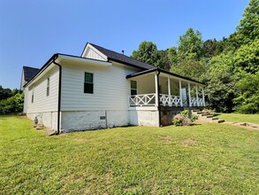 423 Jefferson St in Newnan, GA - Building Photo - Building Photo