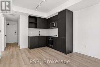 1185 Dupont St in Toronto, ON - Building Photo - Building Photo