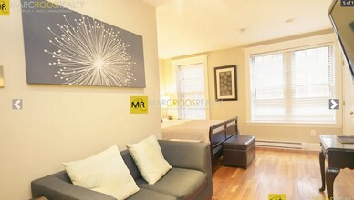 16 Cedar Lane Way, Unit 2 in Boston, MA - Foto de edificio - Building Photo