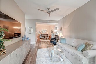 11711 Memorial Dr in Houston, TX - Foto de edificio - Building Photo