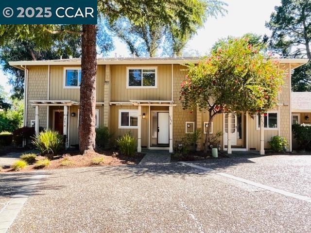 267 W El Pintado in Danville, CA - Building Photo