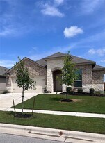 1828 T H Johnson Dr in Taylor, TX - Building Photo