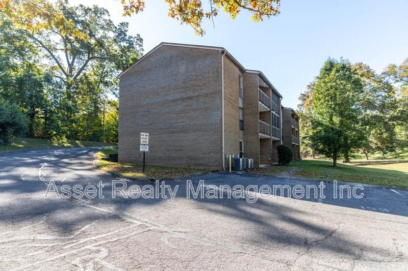 407 Canberra Dr in Knoxville, TN - Building Photo