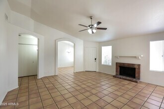 8876 W Michelle Dr in Peoria, AZ - Building Photo - Building Photo